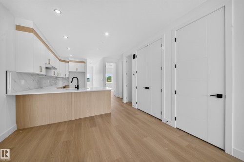 508 Robinson Boulevard, Leduc, AB - Indoor Photo Showing Kitchen