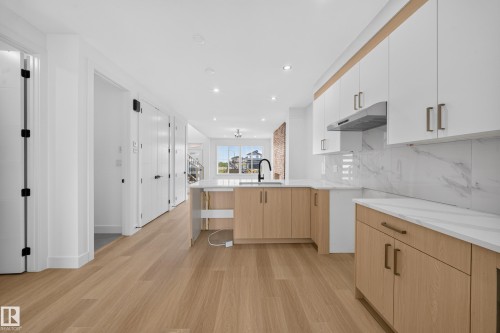 508 Robinson Boulevard, Leduc, AB - Indoor Photo Showing Kitchen