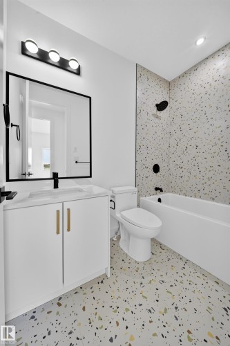 508 Robinson Boulevard, Leduc, AB - Indoor Photo Showing Bathroom