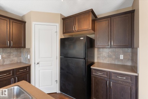 196 Brookview Way, Stony Plain, AB - Indoor Photo Showing Kitchen