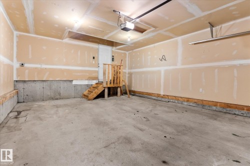 196 Brookview Way, Stony Plain, AB - Indoor Photo Showing Garage