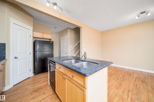 #46 15151 43 St Nw, Edmonton, AB - Indoor Photo Showing Kitchen With Double Sink