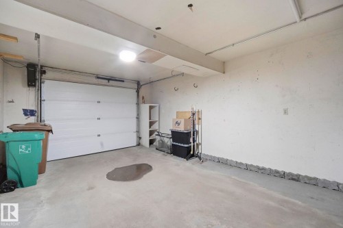 48 Glaewyn Estates, St. Albert, AB - Indoor Photo Showing Garage