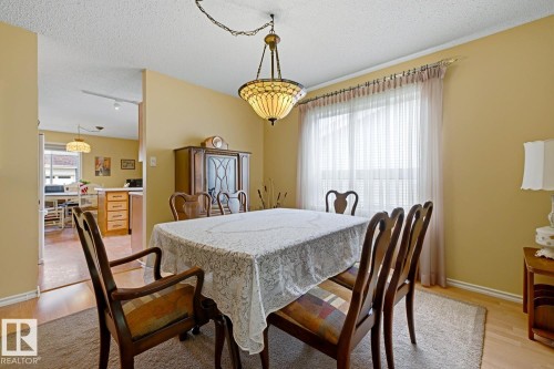 117 Oeming Road Nw, Edmonton, AB - Indoor Photo Showing Dining Room
