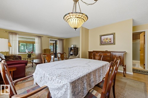 117 Oeming Road Nw, Edmonton, AB - Indoor Photo Showing Dining Room
