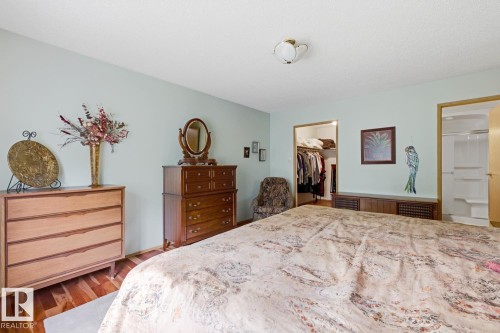 117 Oeming Road Nw, Edmonton, AB - Indoor Photo Showing Bedroom
