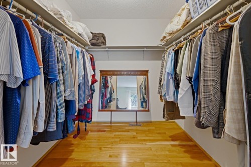 117 Oeming Road Nw, Edmonton, AB - Indoor With Storage