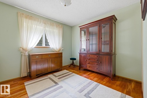 117 Oeming Road Nw, Edmonton, AB - Indoor