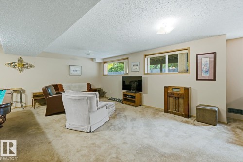 117 Oeming Road Nw, Edmonton, AB - Indoor