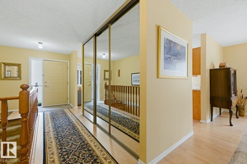 117 Oeming Road Nw, Edmonton, AB - Indoor Photo Showing Other Room