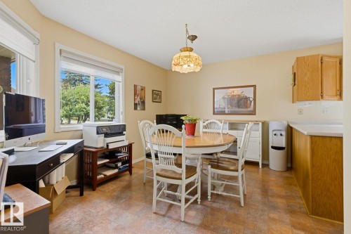117 Oeming Road Nw, Edmonton, AB - Indoor Photo Showing Dining Room