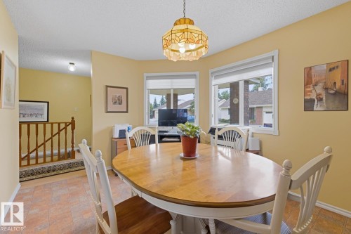 117 Oeming Road Nw, Edmonton, AB - Indoor Photo Showing Dining Room