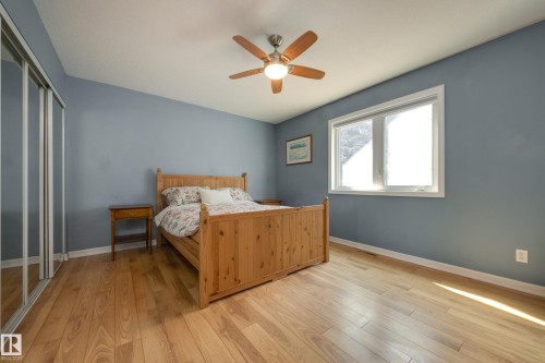 10644 65 Avenue Nw, Edmonton, AB - Indoor Photo Showing Bedroom