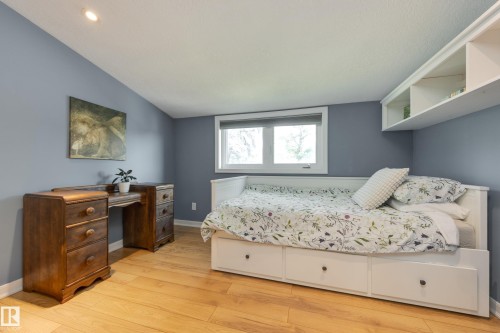 10644 65 Avenue Nw, Edmonton, AB - Indoor Photo Showing Bedroom