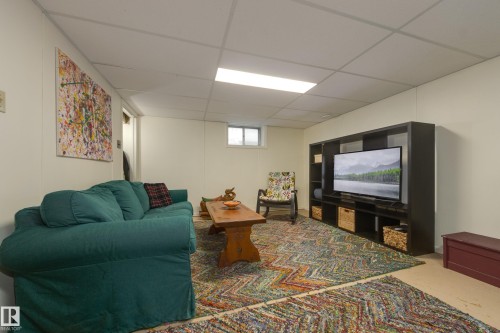 10644 65 Avenue Nw, Edmonton, AB - Indoor