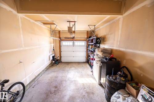 #4 3710 Allan Dr Sw, Edmonton, AB - Indoor Photo Showing Garage