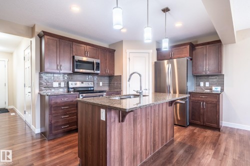 2312 Casey Cres Sw, Edmonton, AB - Indoor Photo Showing Kitchen With Double Sink With Upgraded Kitchen