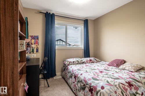 2312 Casey Cres Sw, Edmonton, AB - Indoor Photo Showing Bedroom