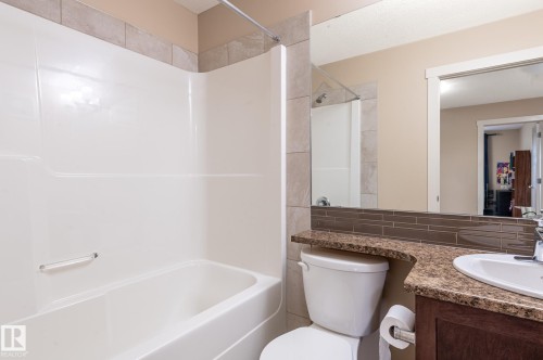 2312 Casey Cres Sw, Edmonton, AB - Indoor Photo Showing Bathroom