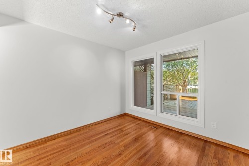 5367 Hill View Crescent Nw, Edmonton, AB - Indoor Photo Showing Other Room