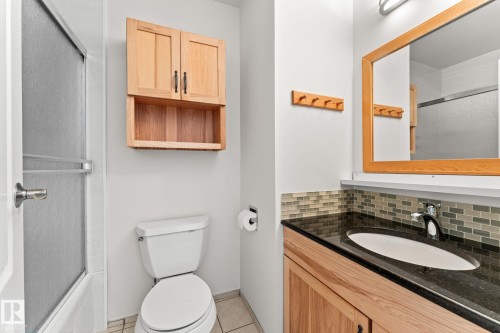 5367 Hill View Crescent Nw, Edmonton, AB - Indoor Photo Showing Bathroom