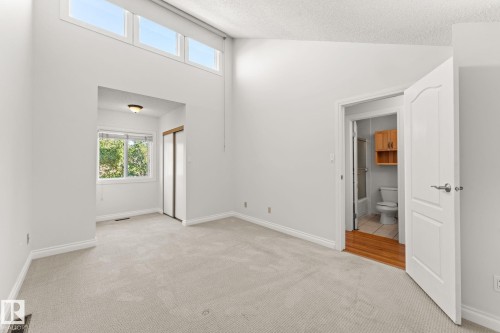 5367 Hill View Crescent Nw, Edmonton, AB - Indoor Photo Showing Other Room