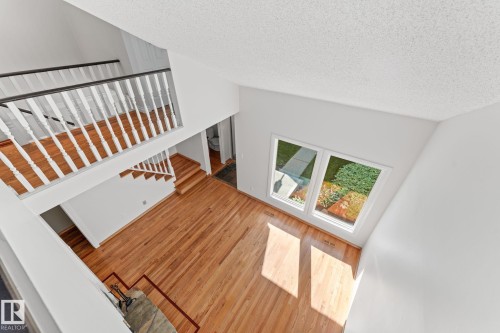5367 Hill View Crescent Nw, Edmonton, AB - Indoor Photo Showing Other Room