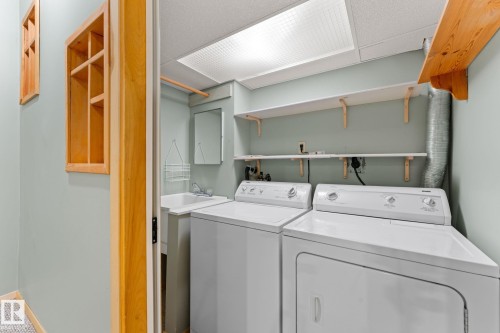 5367 Hill View Crescent Nw, Edmonton, AB - Indoor Photo Showing Laundry Room