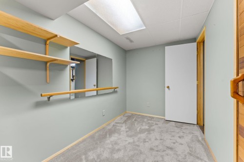 5367 Hill View Crescent Nw, Edmonton, AB - Indoor Photo Showing Other Room