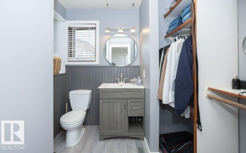 10737 108A Avenue, Westlock, AB - Indoor Photo Showing Bathroom