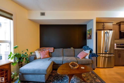 #319 10523 123 St Nw, Edmonton, AB - Indoor