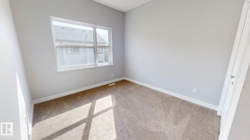 #2 14715 125 St Nw, Edmonton, AB - Indoor Photo Showing Other Room