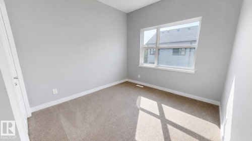 #2 14715 125 St Nw, Edmonton, AB - Indoor Photo Showing Other Room