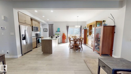 #2 14715 125 St Nw, Edmonton, AB - Indoor Photo Showing Kitchen