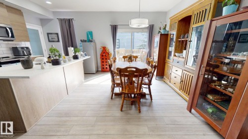 #2 14715 125 St Nw, Edmonton, AB - Indoor Photo Showing Dining Room