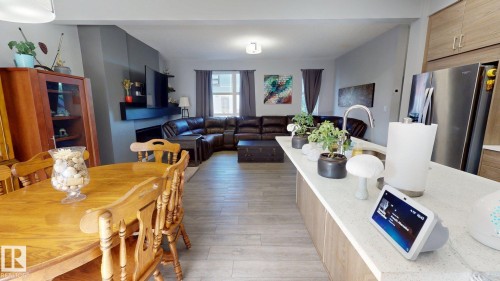 #2 14715 125 St Nw, Edmonton, AB - Indoor Photo Showing Dining Room