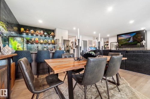 55 Maple Crescent, Gibbons, AB - Indoor Photo Showing Dining Room