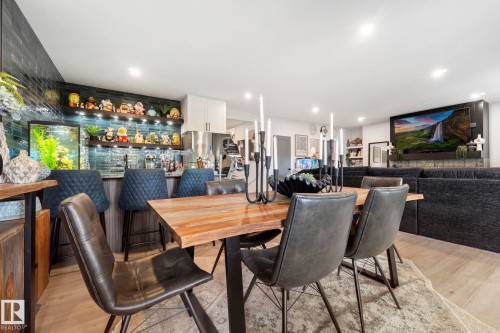 55 Maple Crescent, Gibbons, AB - Indoor Photo Showing Dining Room