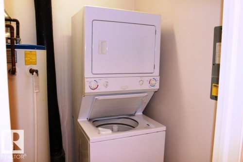 Tofield, AB - Indoor Photo Showing Laundry Room
