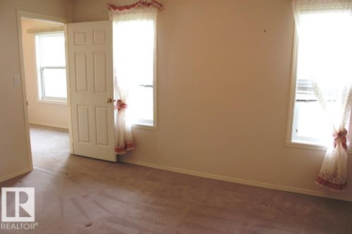 Tofield, AB - Indoor Photo Showing Other Room