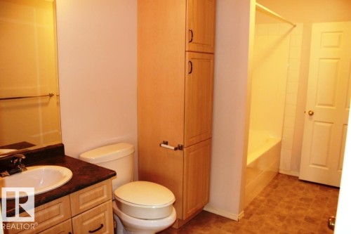 Tofield, AB - Indoor Photo Showing Bathroom