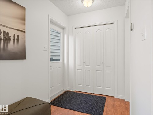 1502 Grant Way Nw, Edmonton, AB - Indoor Photo Showing Other Room
