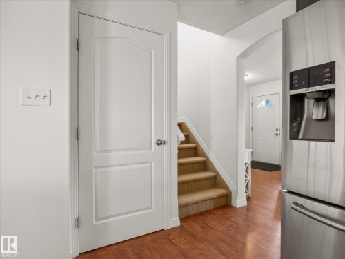 1502 Grant Way Nw, Edmonton, AB - Indoor Photo Showing Other Room