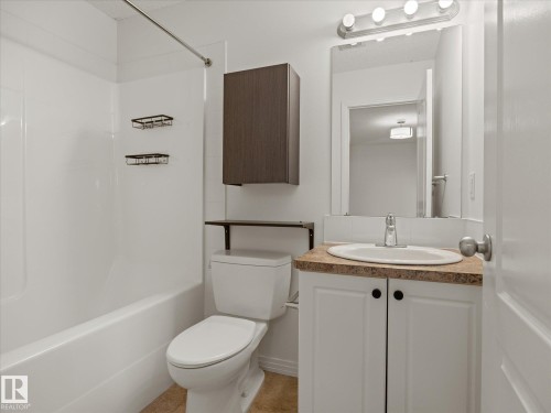 1502 Grant Way Nw, Edmonton, AB - Indoor Photo Showing Bathroom