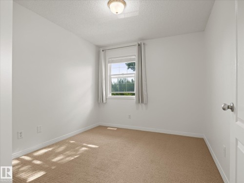 1502 Grant Way Nw, Edmonton, AB - Indoor Photo Showing Other Room