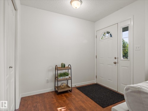 1502 Grant Way Nw, Edmonton, AB - Indoor Photo Showing Other Room