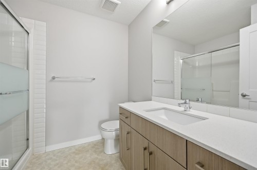 #117 812 Welsh Dr Sw, Edmonton, AB - Indoor Photo Showing Bathroom