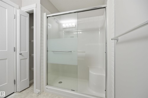 #117 812 Welsh Dr Sw, Edmonton, AB - Indoor Photo Showing Bathroom