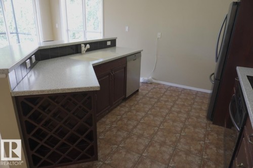 #434 10023 110 St Nw, Edmonton, AB - Indoor Photo Showing Kitchen