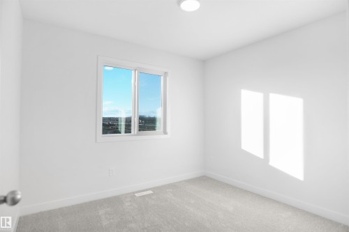 8448 183 Avenue Nw, Edmonton, AB - Indoor Photo Showing Other Room